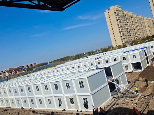 Casa prefabbricata modulare di lusso con 4 camere da letto e balcone